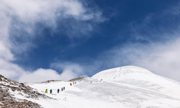2025第二十三届玉珠峰登山大会圆满落幕，区域联动产业升级